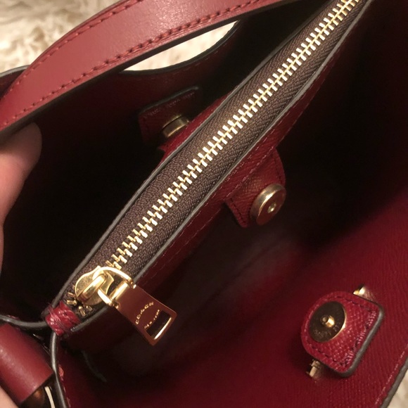 New Coach small town bucket bag in signature canvas with heart petal print - Picture 5 of 6